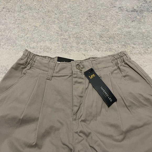 NWT Women’s Size 4 (26 X 27) Lee Tapered Leg Relaxed Fit Mid Rise Pants In Tuape - Picture 5 of 10